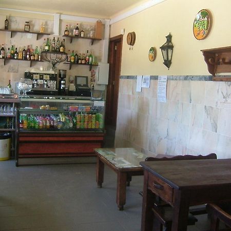"O Viajante" Low Cost Hotel エストレモス エクステリア 写真