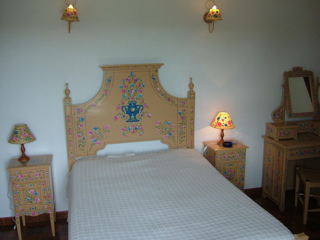 "O Viajante" Low Cost Hotel エストレモス 部屋 写真