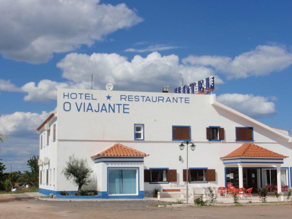 "O Viajante" Low Cost Hotel エストレモス エクステリア 写真