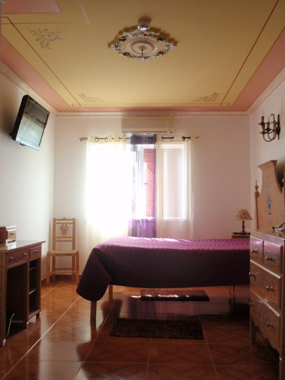 "O Viajante" Low Cost Hotel エストレモス エクステリア 写真